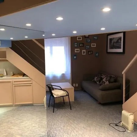 Rising Sun Hill Apartment *